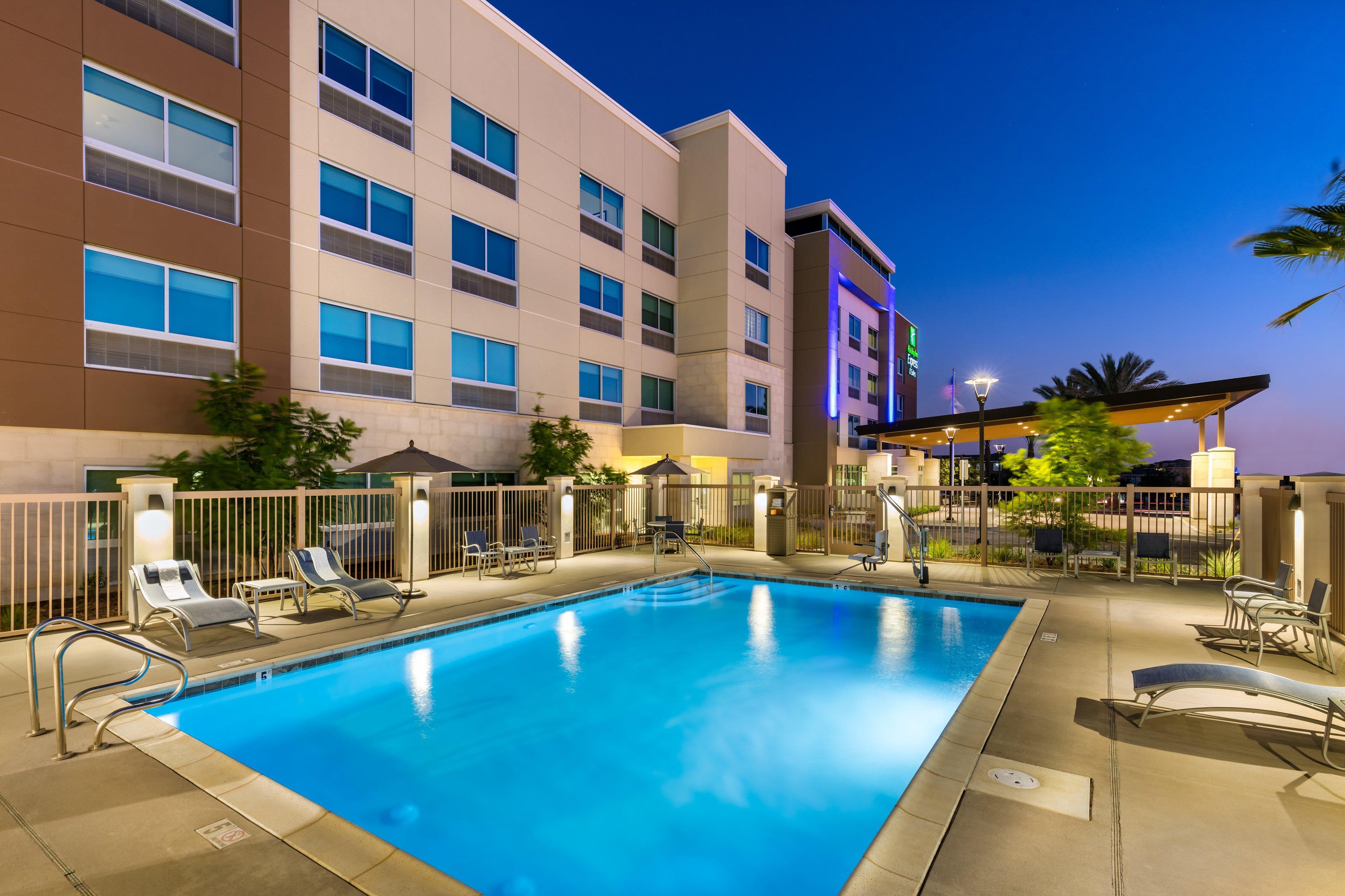 Express & - - Riverside By Ihg Hotel 3*
