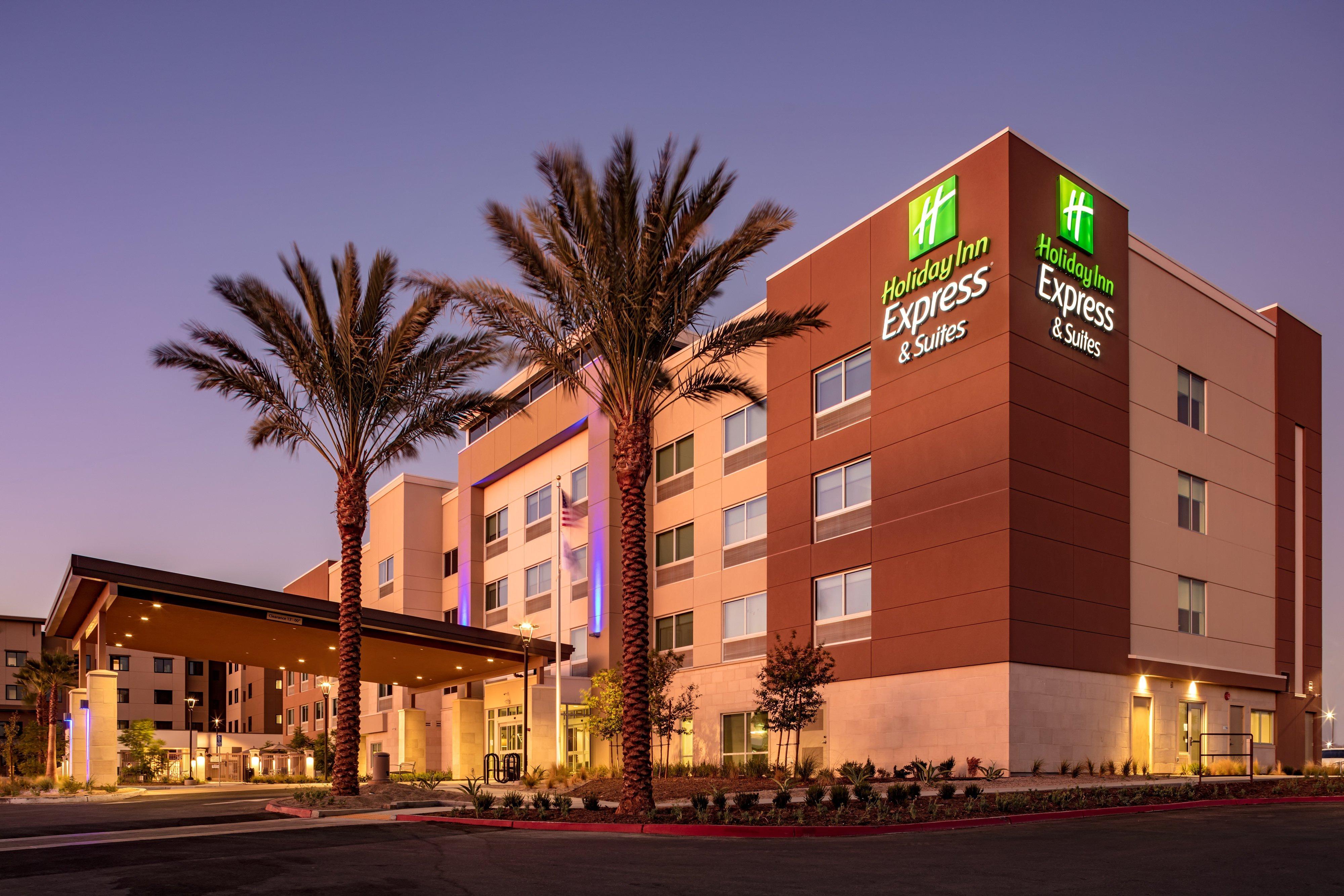 Express & - - Riverside By Ihg